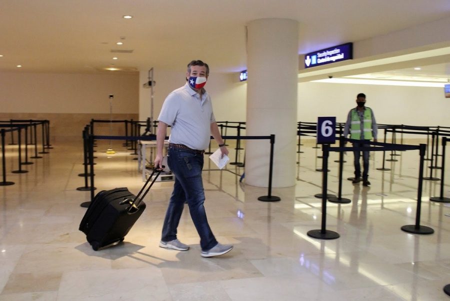Ted Cruz flees to Cancún